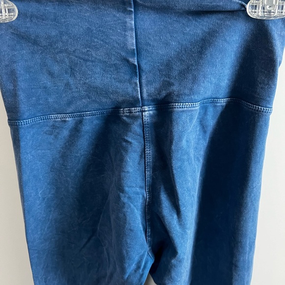 T Party Flare Yoga pants New without tags - Picture 6 of 10